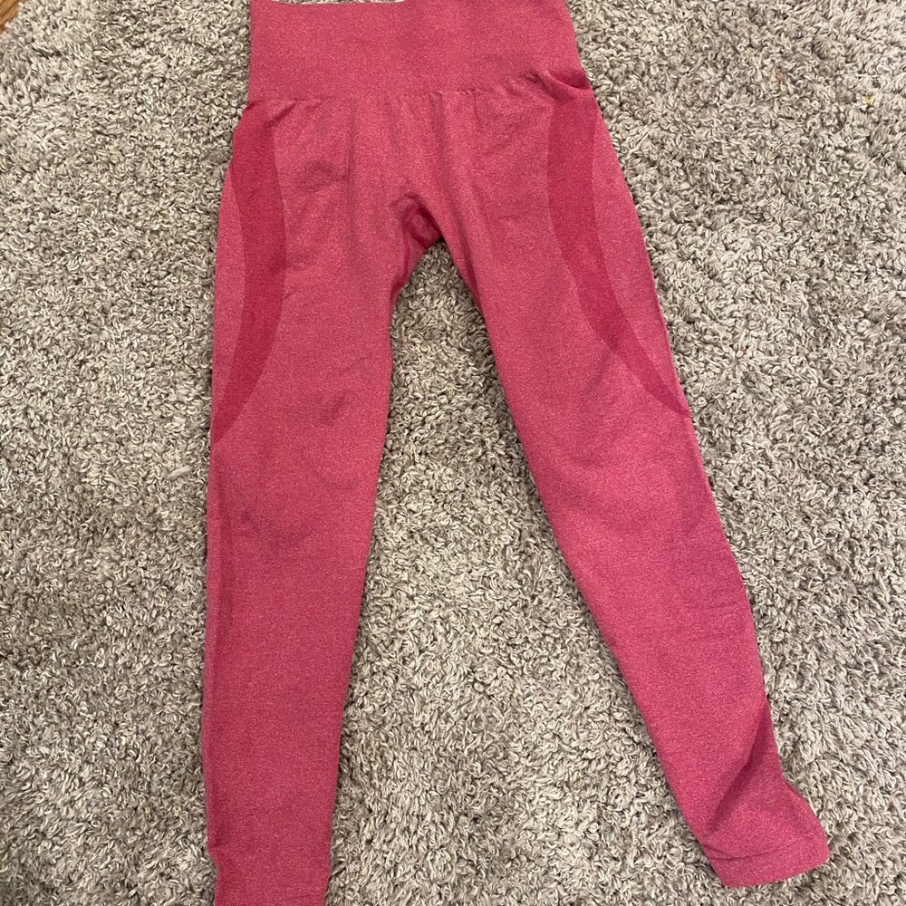 Size medium NVGTN leggings with contour.